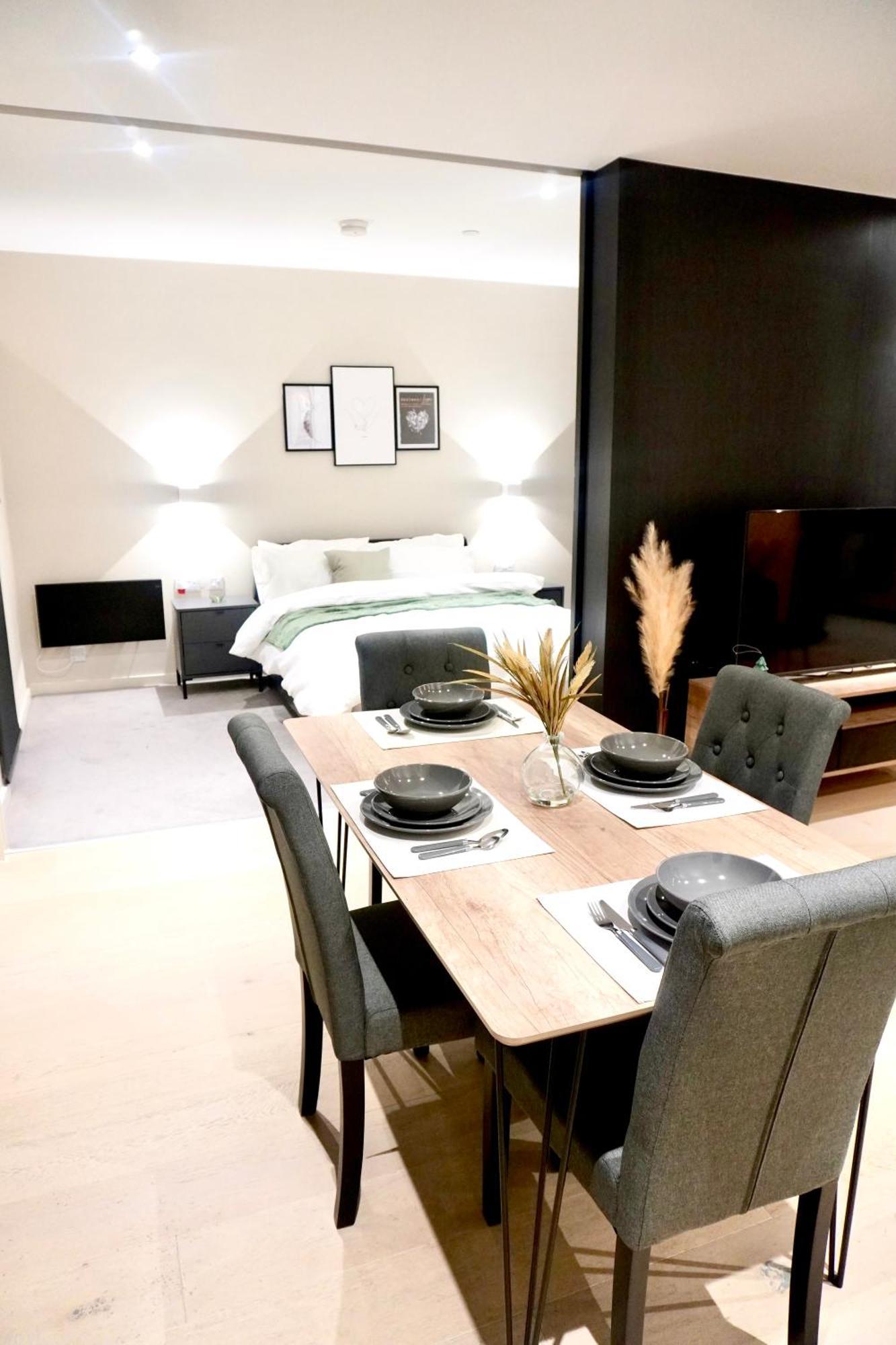Central Manchester Luxury 2 Bed Apartment With Balcony 외부 사진