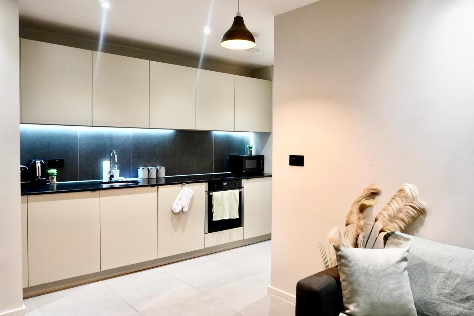 Central Manchester Luxury 2 Bed Apartment With Balcony 외부 사진
